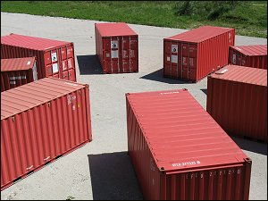 Container-Arrangement hinter dem Nürnberger Museum Industriekultur