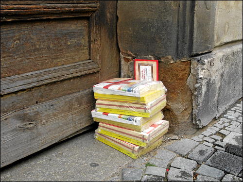 sedimentierende Telefonbücher