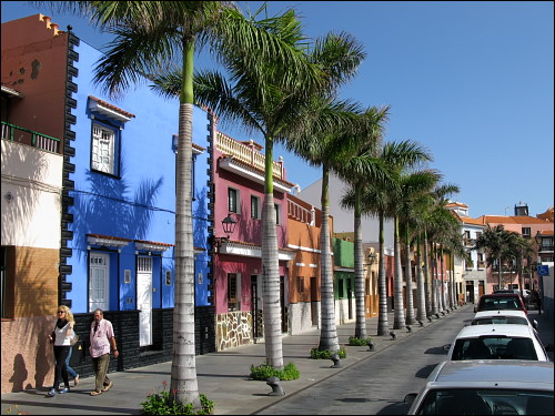 bunte Häuserzeile in der Altstadt von Puerto de la Cruz